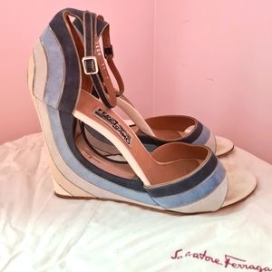 Salvatore FERRAGAMO Berg blue suede wedge sandals